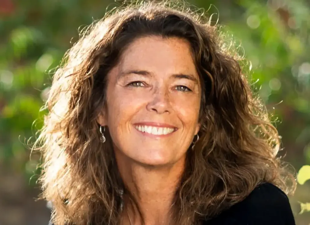 Dr Liz George headshot